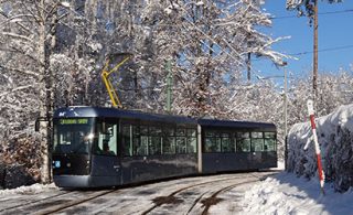 tram-in-winter-time-Pragoimex-s